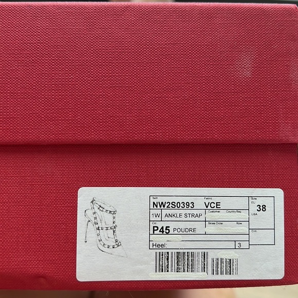 Authentic Valentino rockstud heels with original package included - Picture 10 of 12